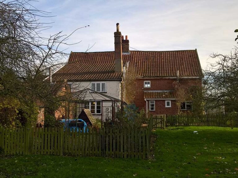 Two Storey Contemporary Extension to Grade 2 Listed Farmhouse in Norfolk